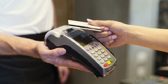 Hai chức năng chính của thẻ tín dụng chính là thanh toán và rút tiền