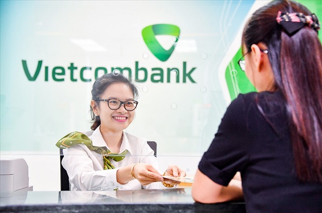 Lịch làm việc Vietcombank đều sẽ bắt đầu từ thứ 2 đến thứ 6 ( Trừ một vài chi nhánh làm việc cả sáng thứ 7 )