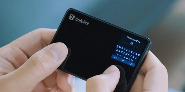 SafePal S1 Hardware Wallet là sản phẩm của Safepal