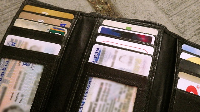 Sử dụng ví nhiều ngăn chính là cách tiết kiệm tiền cho học sinh cực kỳ thông minh và tiện dụng