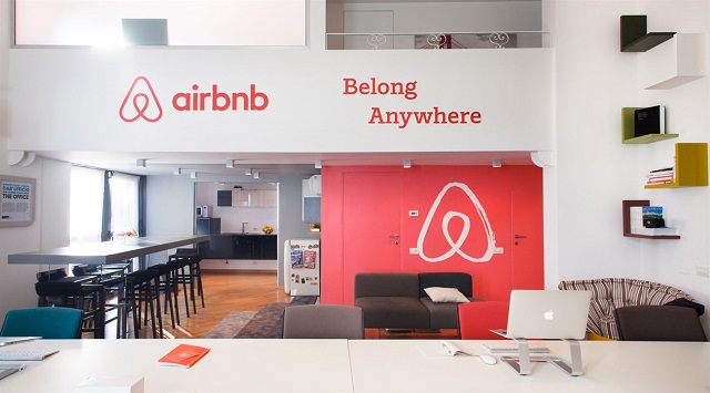 Nhược điểm khi kinh doanh trên Airbnb là vấn đề liên quan tới việc đăng ký tạm trú, nộp thuế