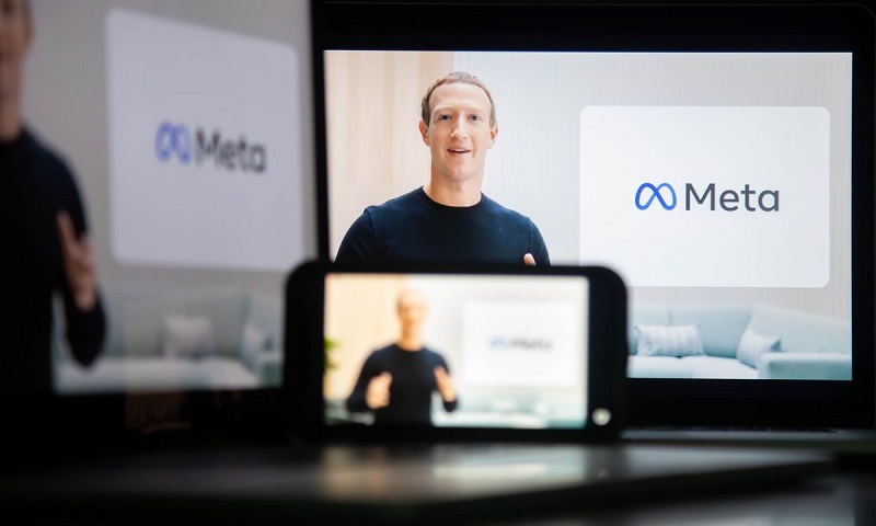 Mark Zuckerberg tại sự kiện đổi tên công ty mẹ thành Meta và giới thiệu dự án Metaverse của Facebook 